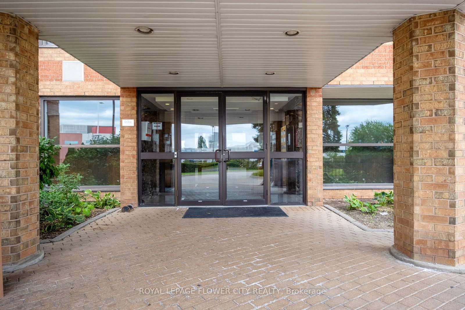 6 Humberline Drive 417 Property Photo 2