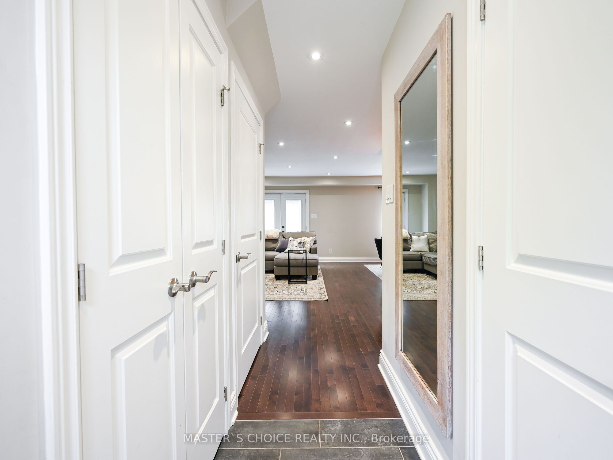 36 Sprucedale Court Property Photo 4