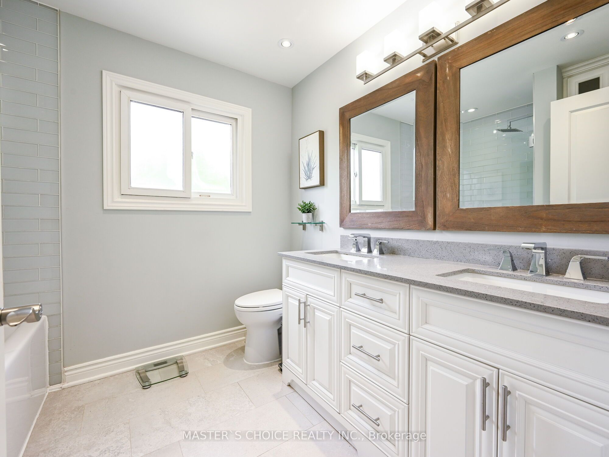 36 Sprucedale Court Property Photo 17