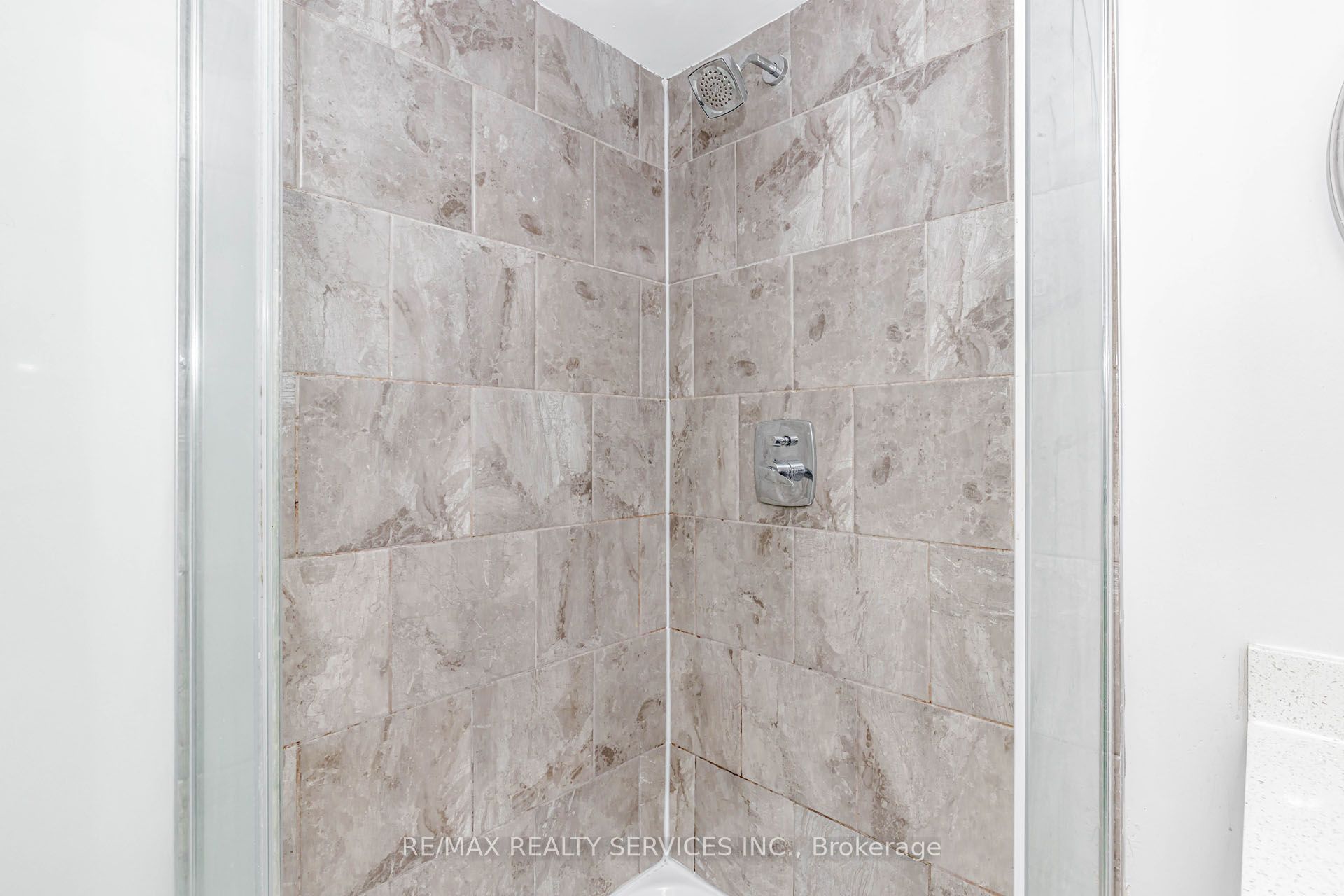 20 Murdoch Drive Property Photo 32