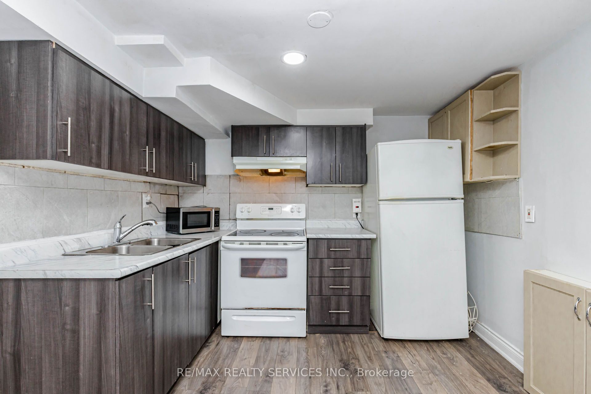 20 Murdoch Drive Property Photo 37