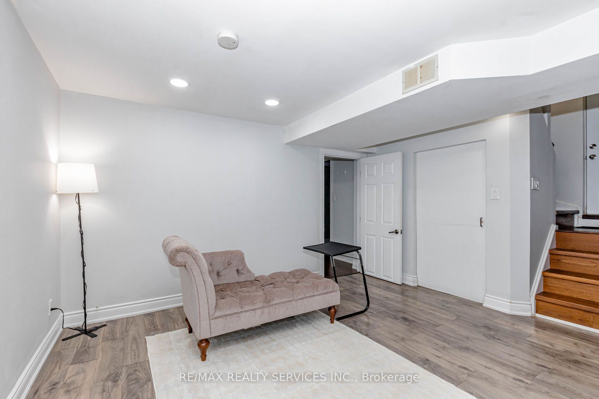 20 Murdoch Drive Property Photo 42