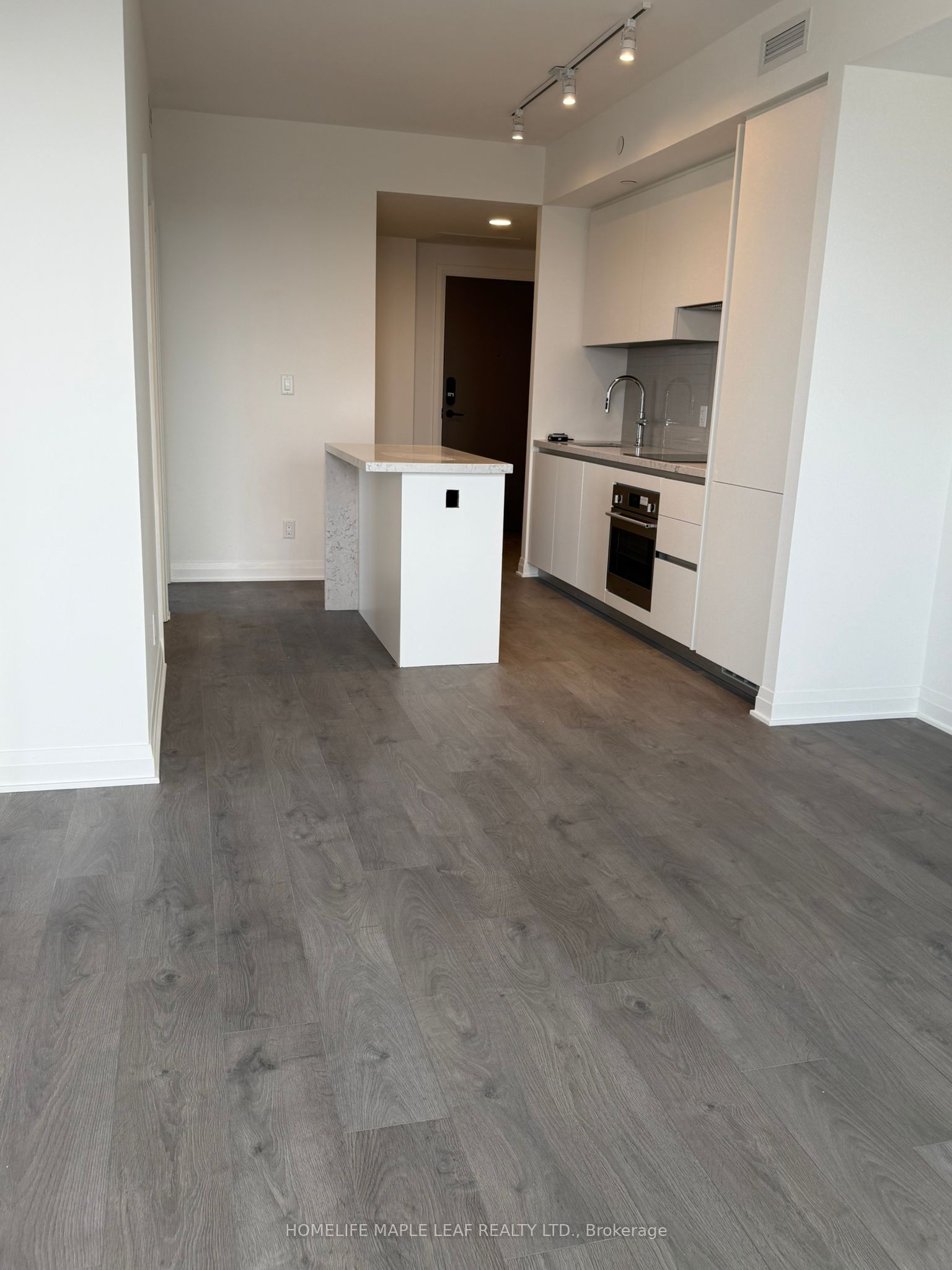 4015 The Exchange 5210 Property Photo 3