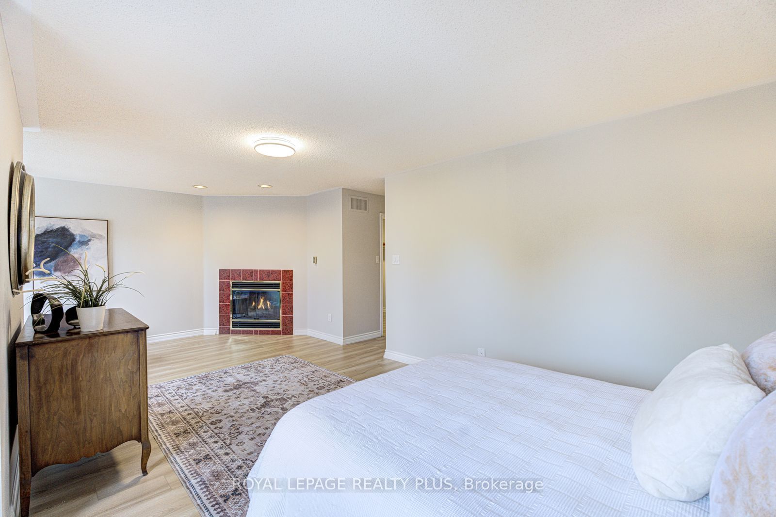 5490 Glen Erin Drive 3 Property Photo 20