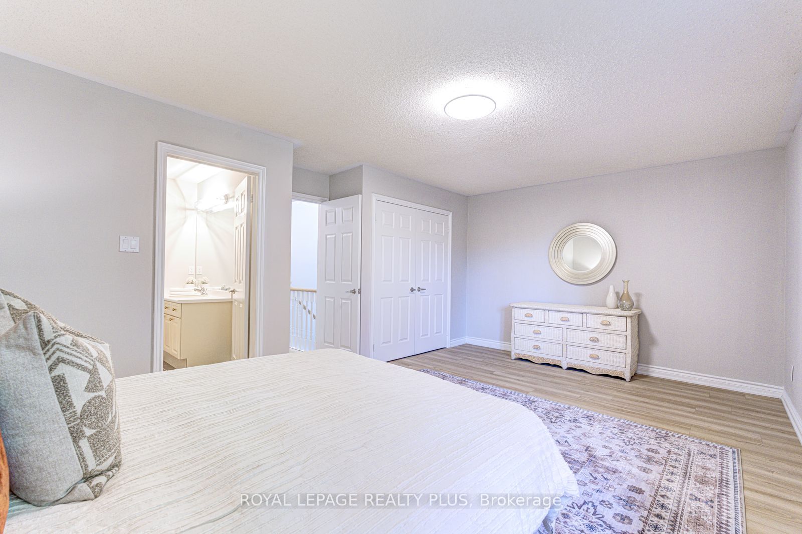 5490 Glen Erin Drive 3 Property Photo 24
