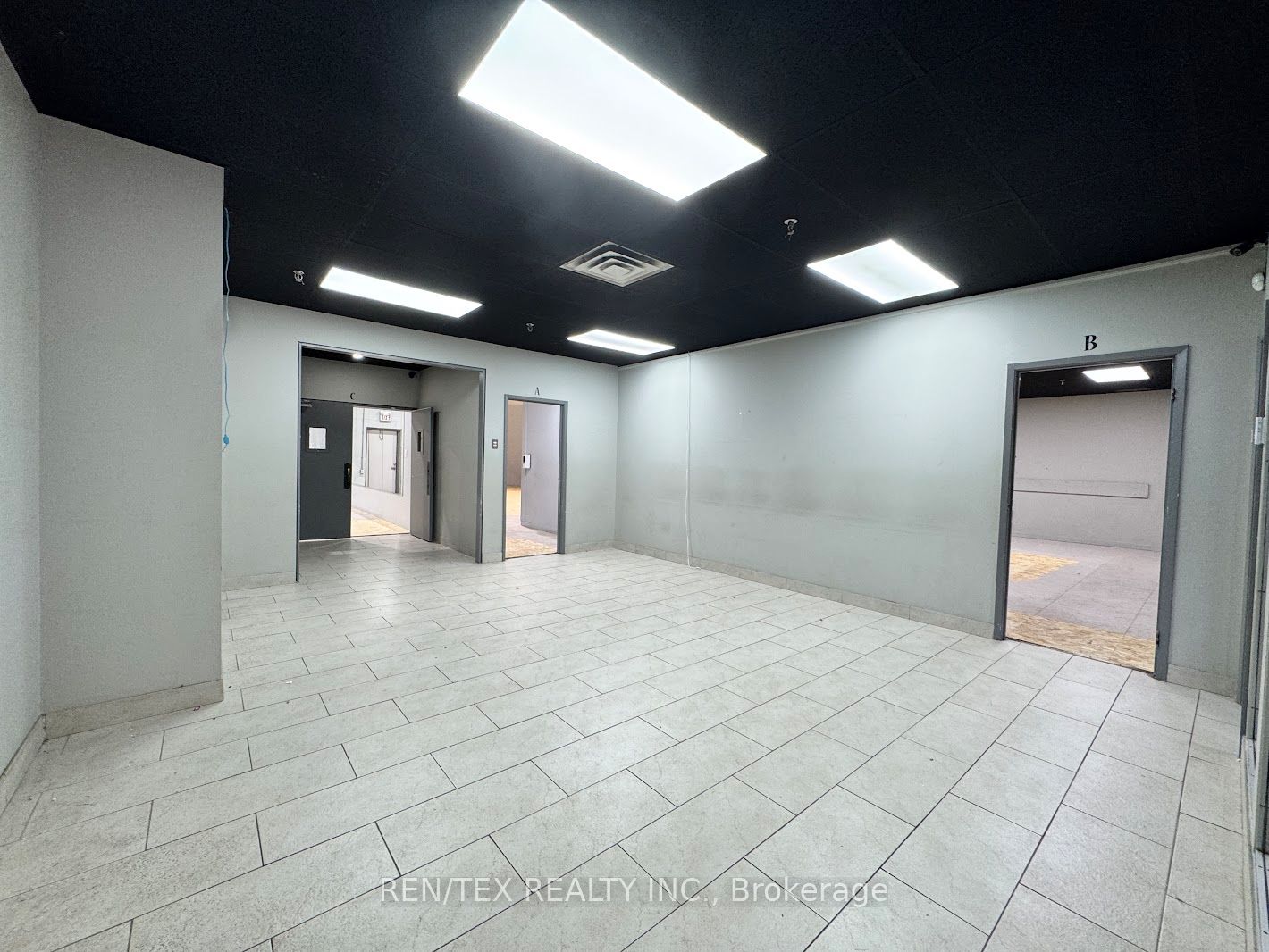 2500 Williams Parkway E 8-9 Property Photo 4