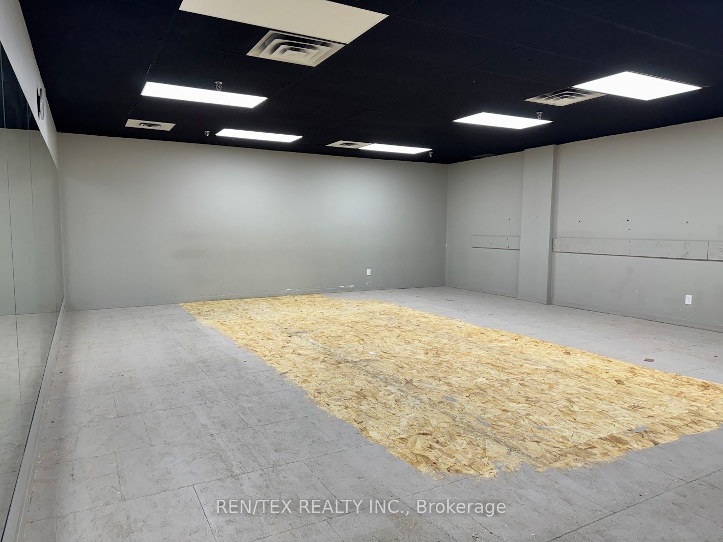 2500 Williams Parkway E 8-9 Property Photo 6