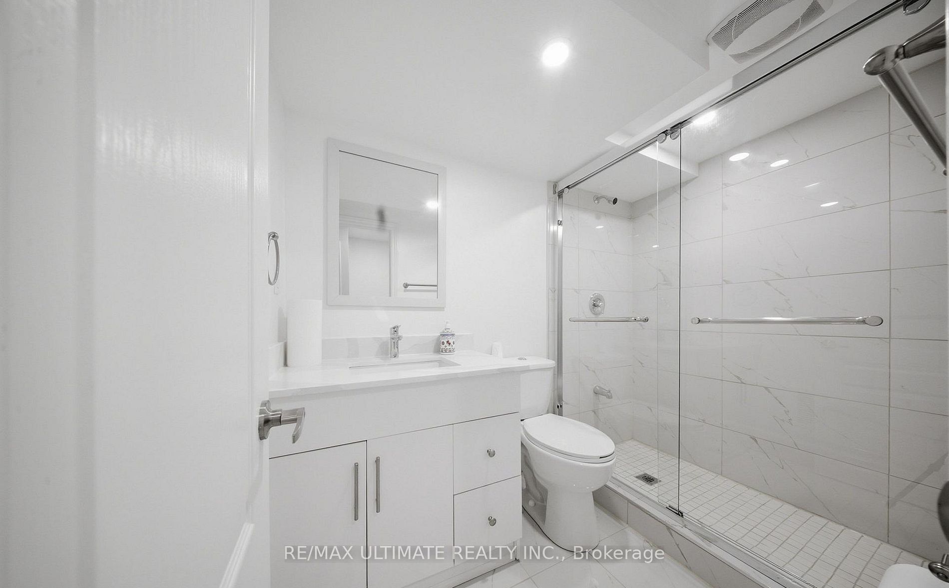 21 Sewells (basement) Lane Property Photo 7