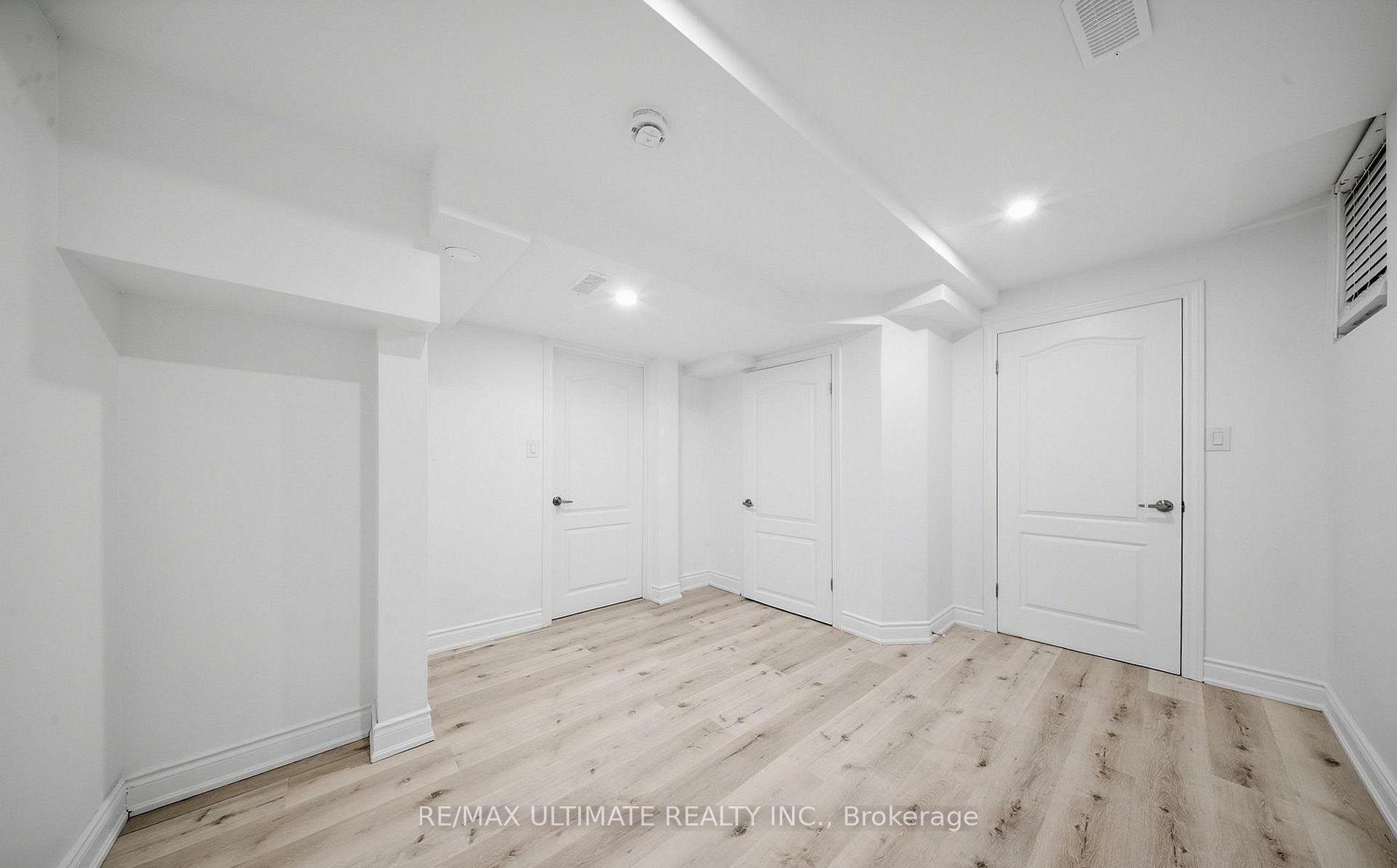 21 Sewells (basement) Lane Property Photo 12