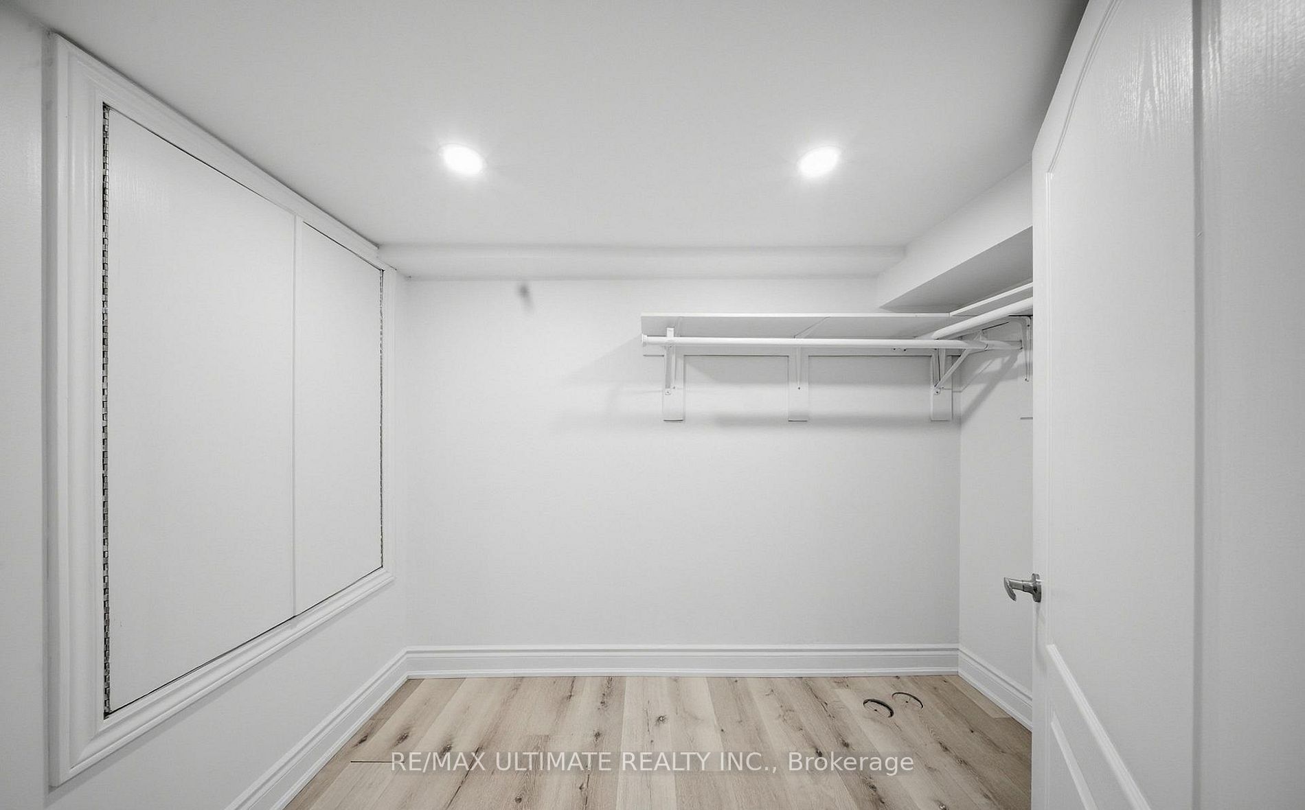 21 Sewells (basement) Lane Property Photo 13