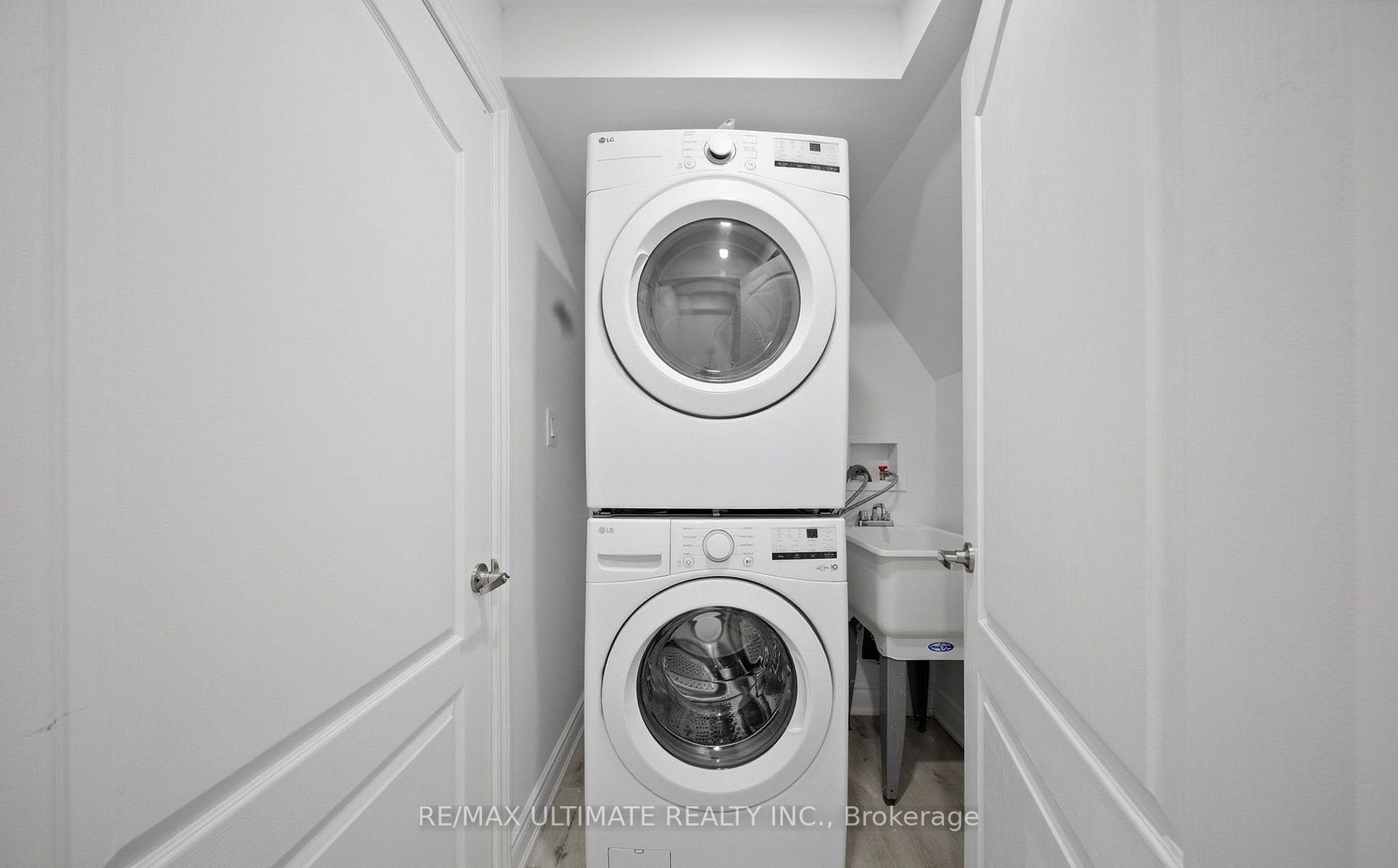 21 Sewells (basement) Lane Property Photo 15