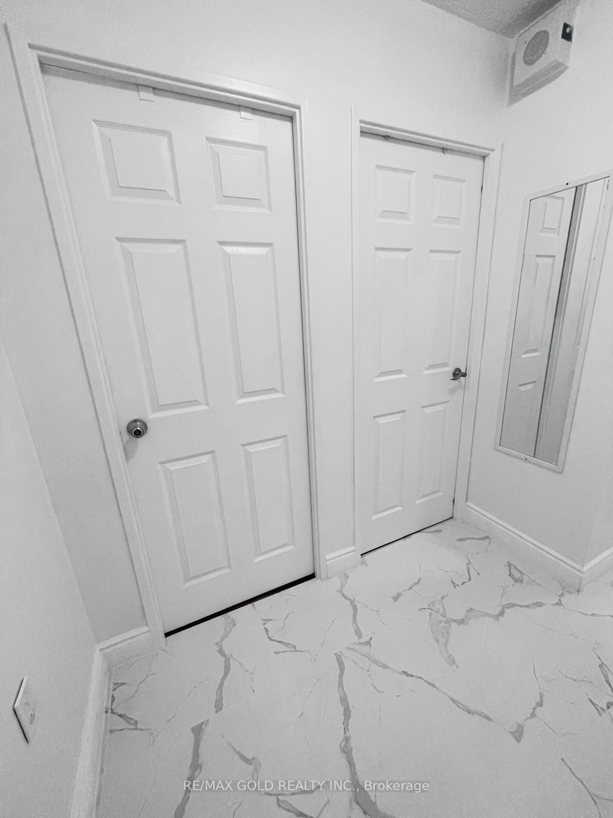 390 Dixon Road 1611 Property Photo 10