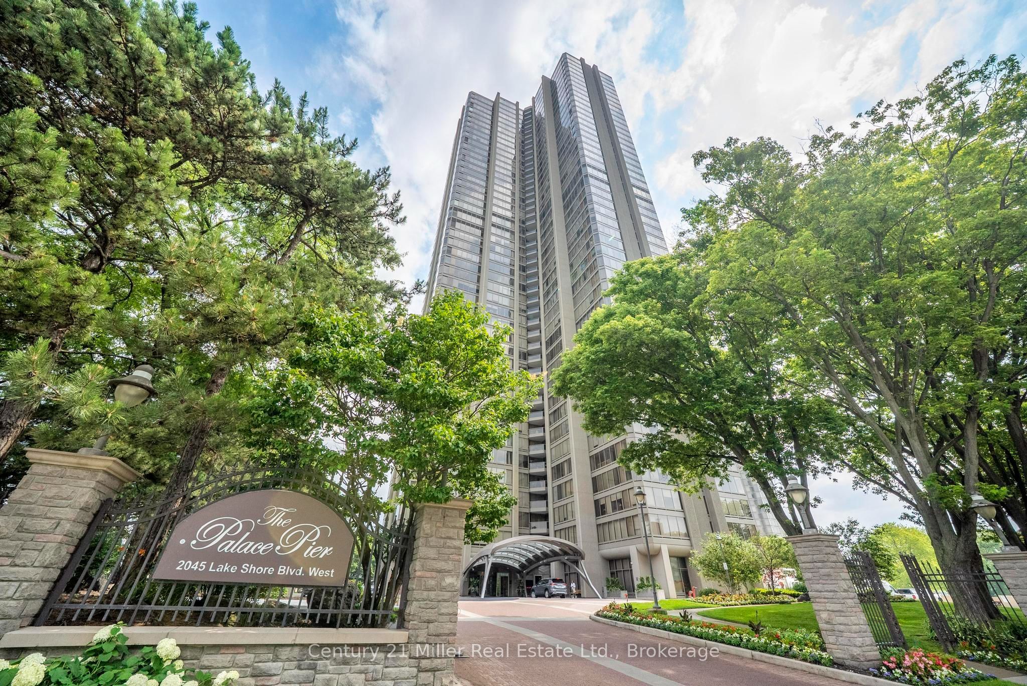 2045 Lake Shore Boulevard W 3606 Property Photo 1