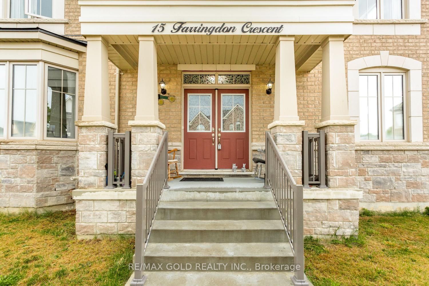 15 Farringdon Crescent Property Photo 5