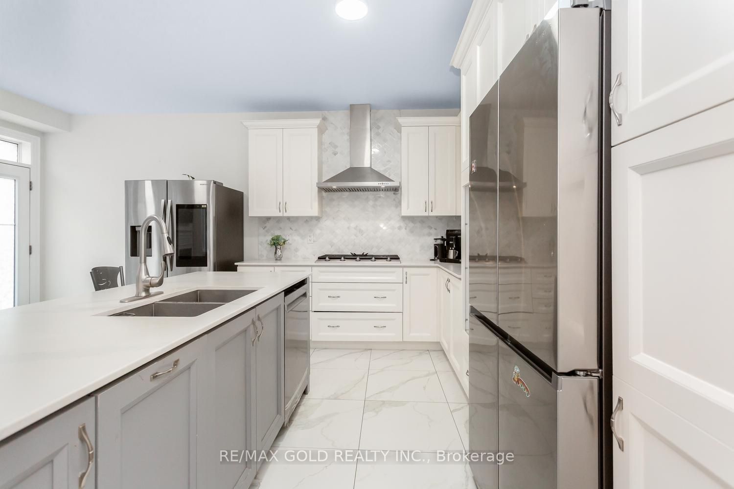 15 Farringdon Crescent Property Photo 14