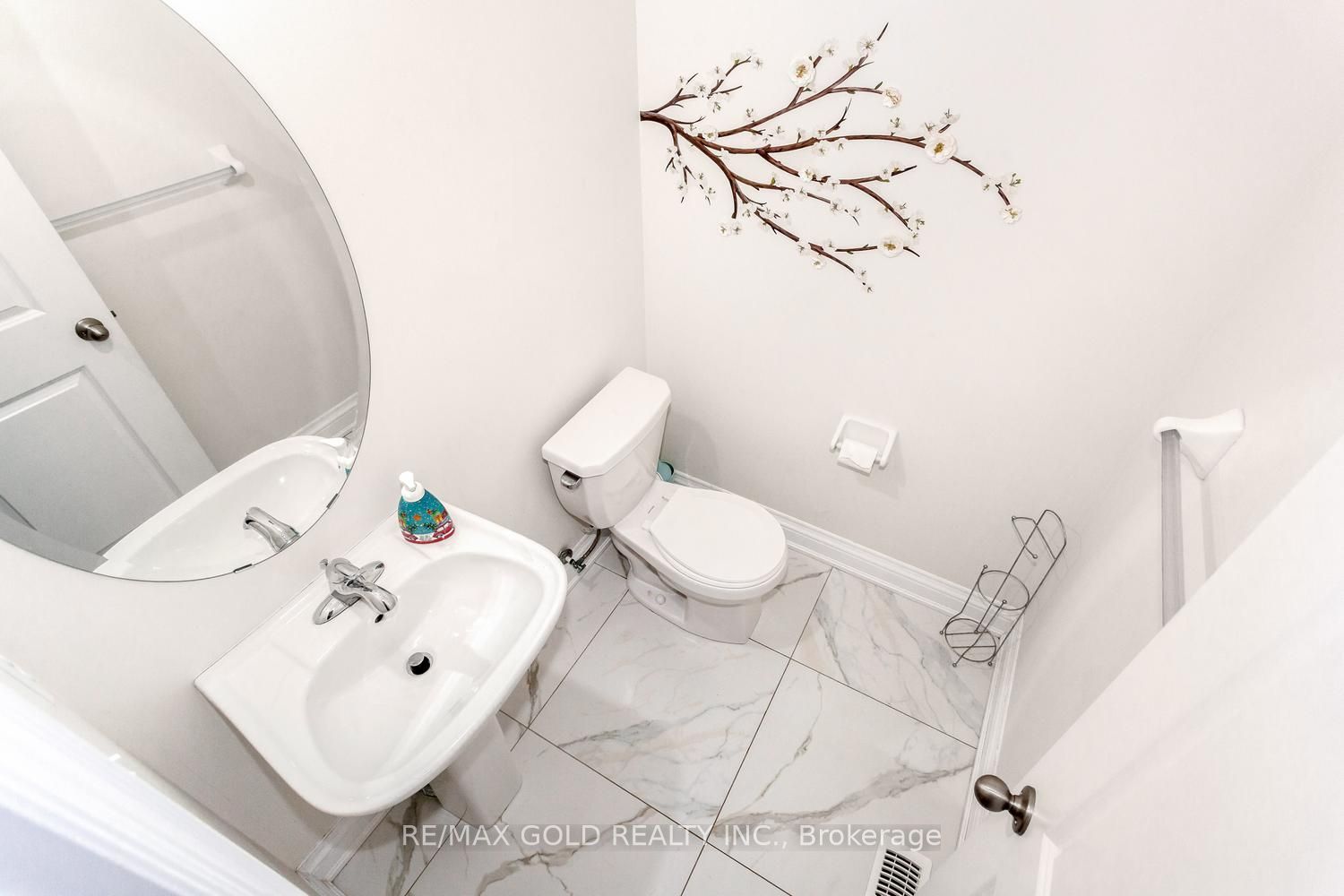 15 Farringdon Crescent Property Photo 15