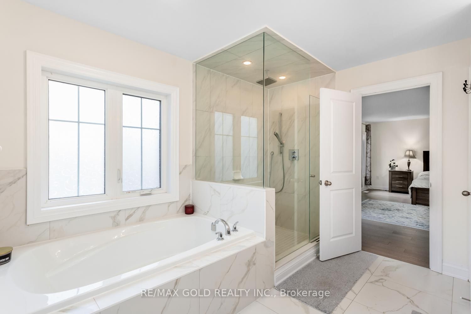15 Farringdon Crescent Property Photo 26