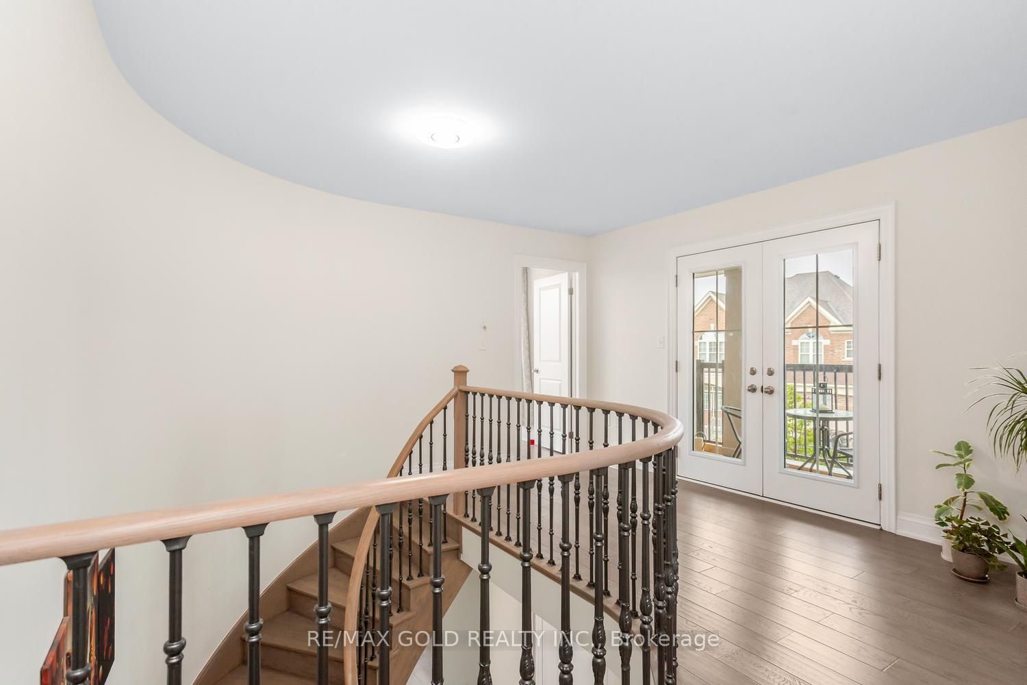 15 Farringdon Crescent Property Photo 28