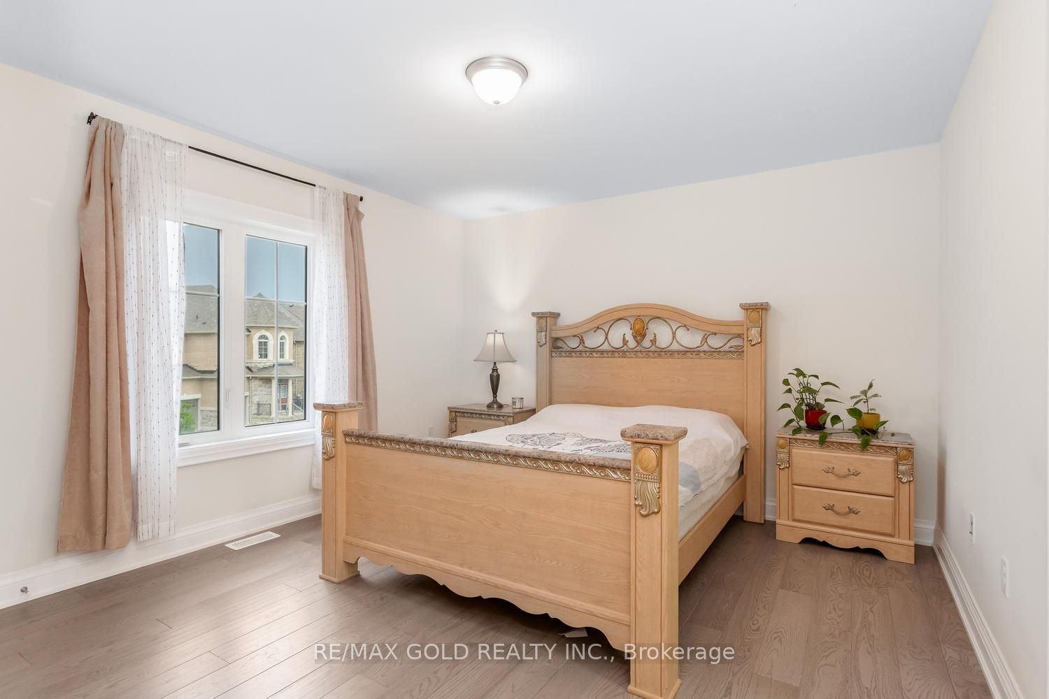 15 Farringdon Crescent Property Photo 32