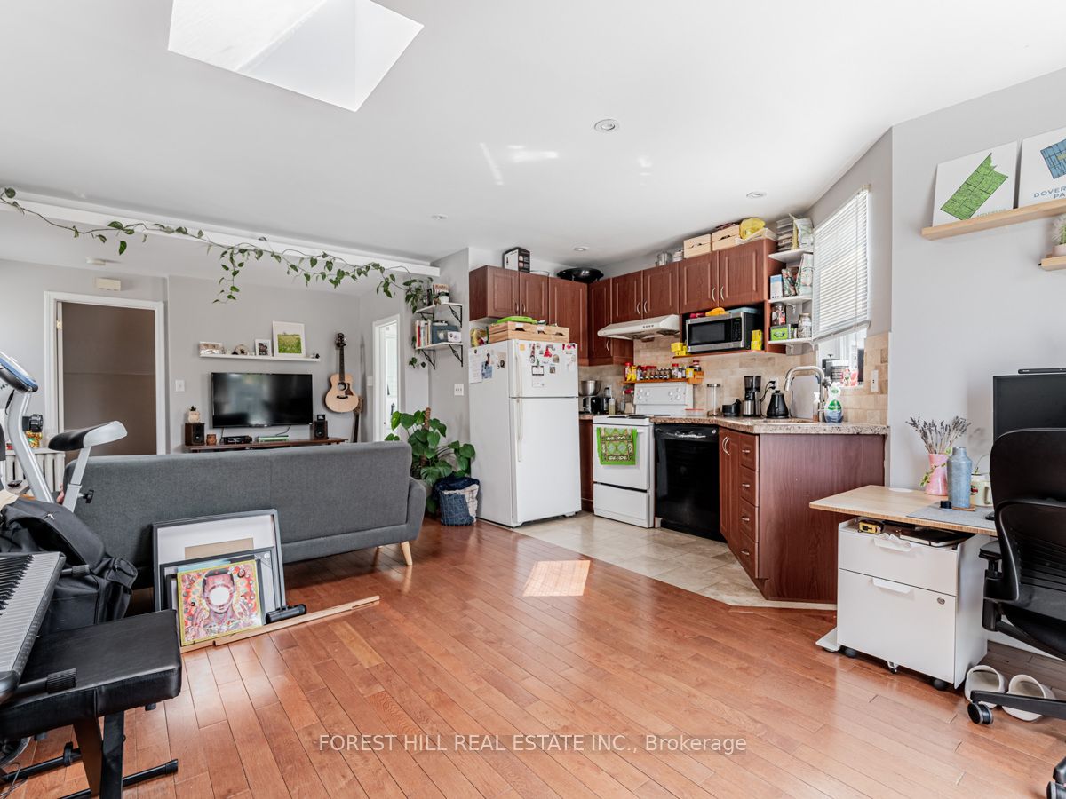 12 Salem Avenue 3 Property Photo 4