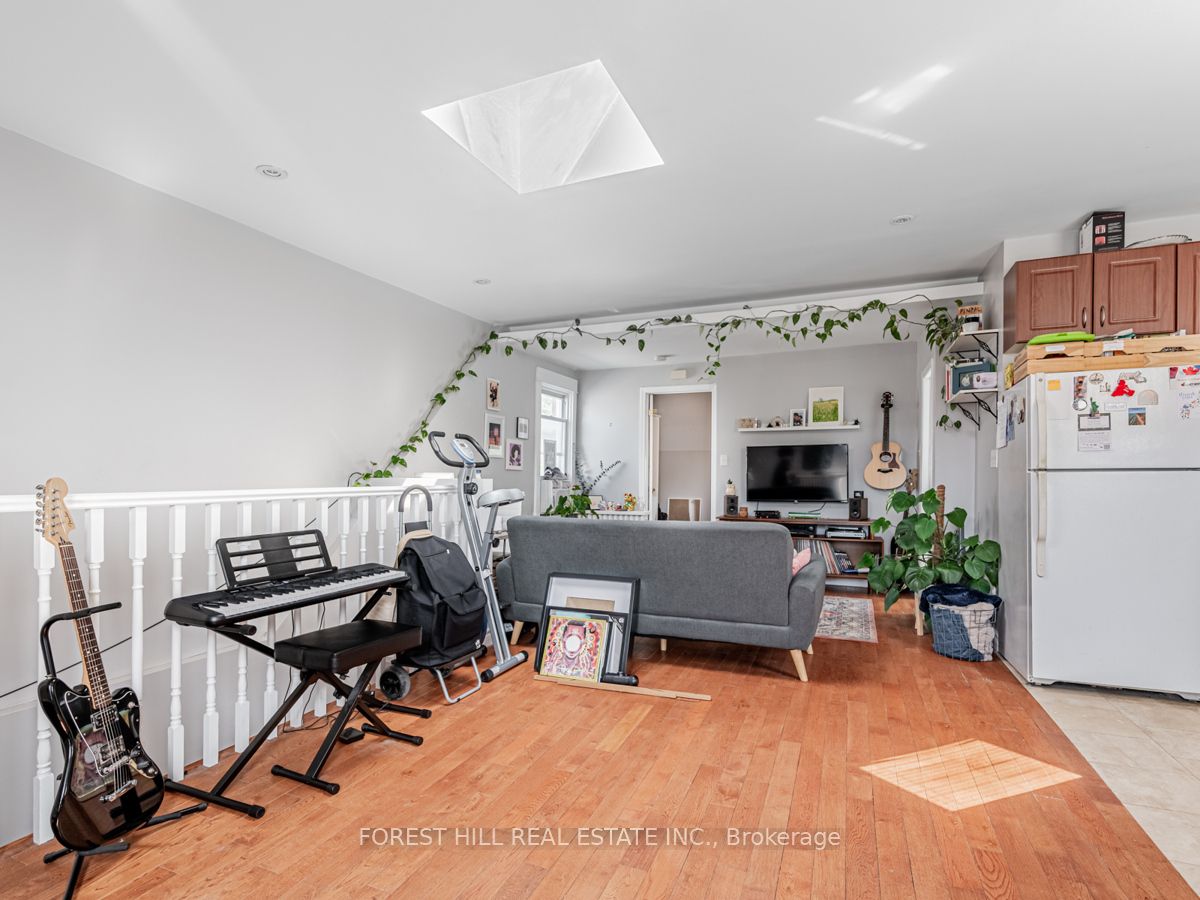 12 Salem Avenue 3 Property Photo 6