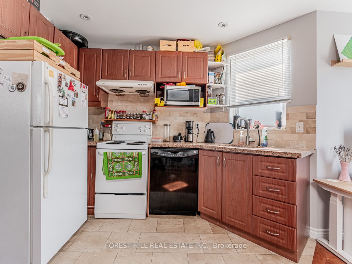 12 Salem Avenue 3 Property Photo 7
