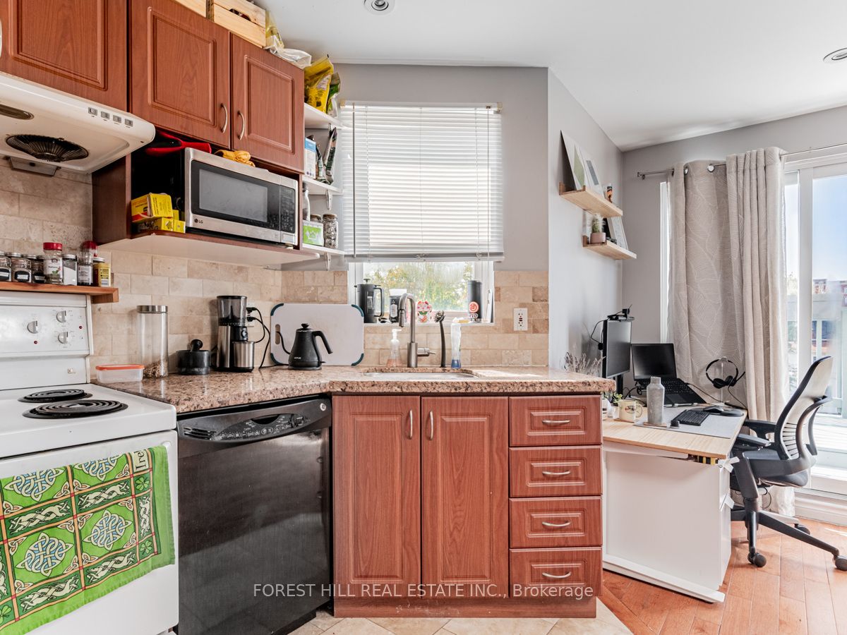 12 Salem Avenue 3 Property Photo 8
