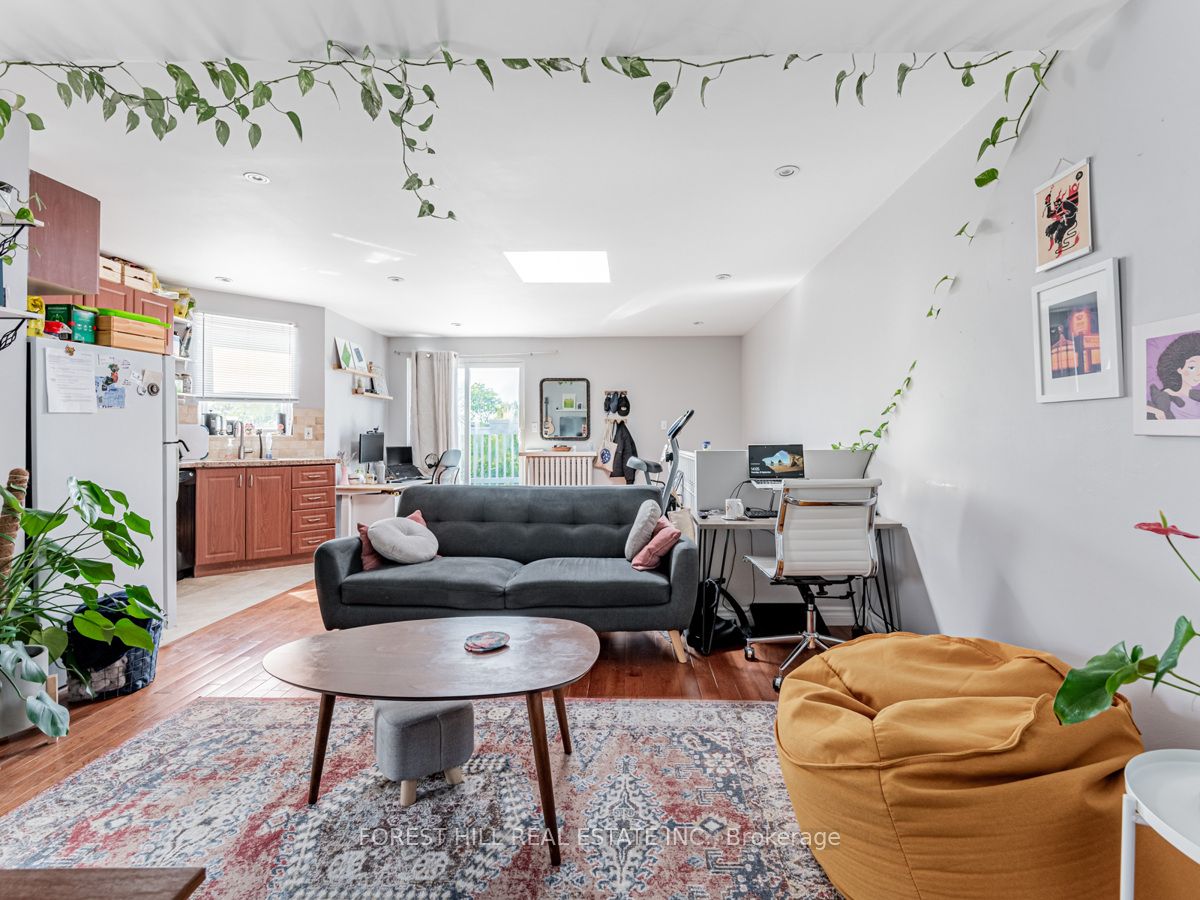 12 Salem Avenue 3 Property Photo 11