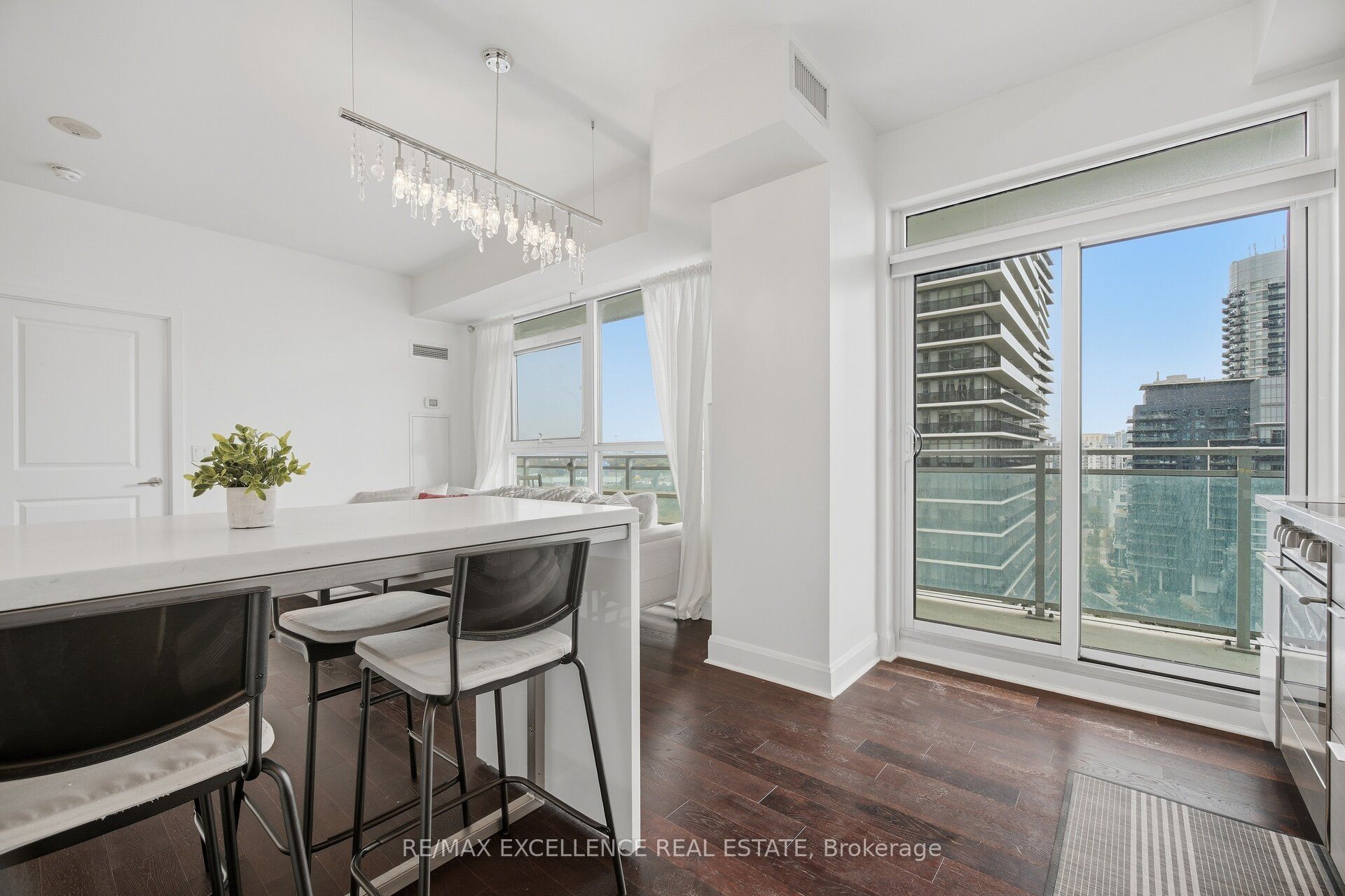 33 Shore Breeze Drive 1208 Property Photo 16