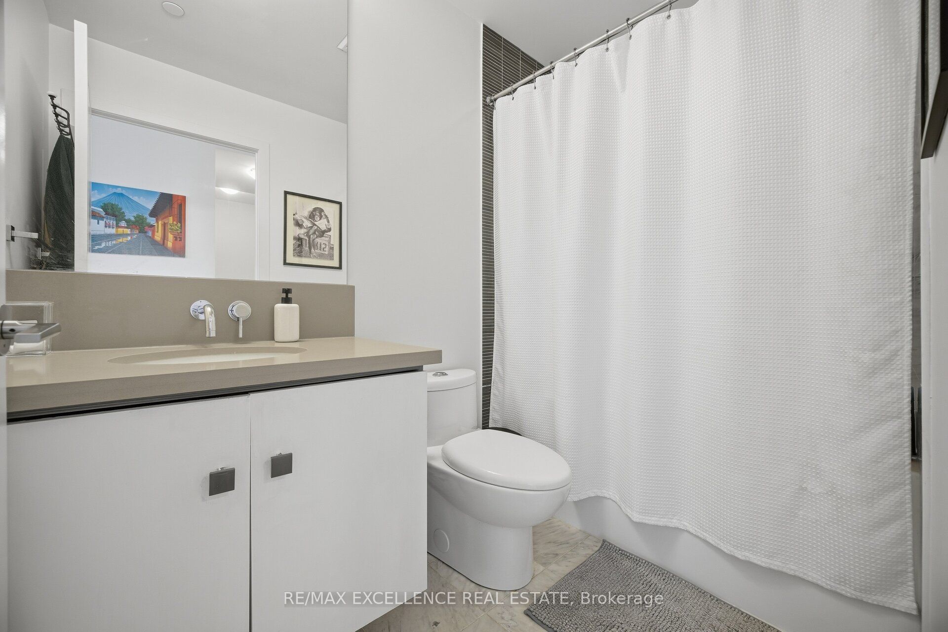 33 Shore Breeze Drive 1208 Property Photo 22