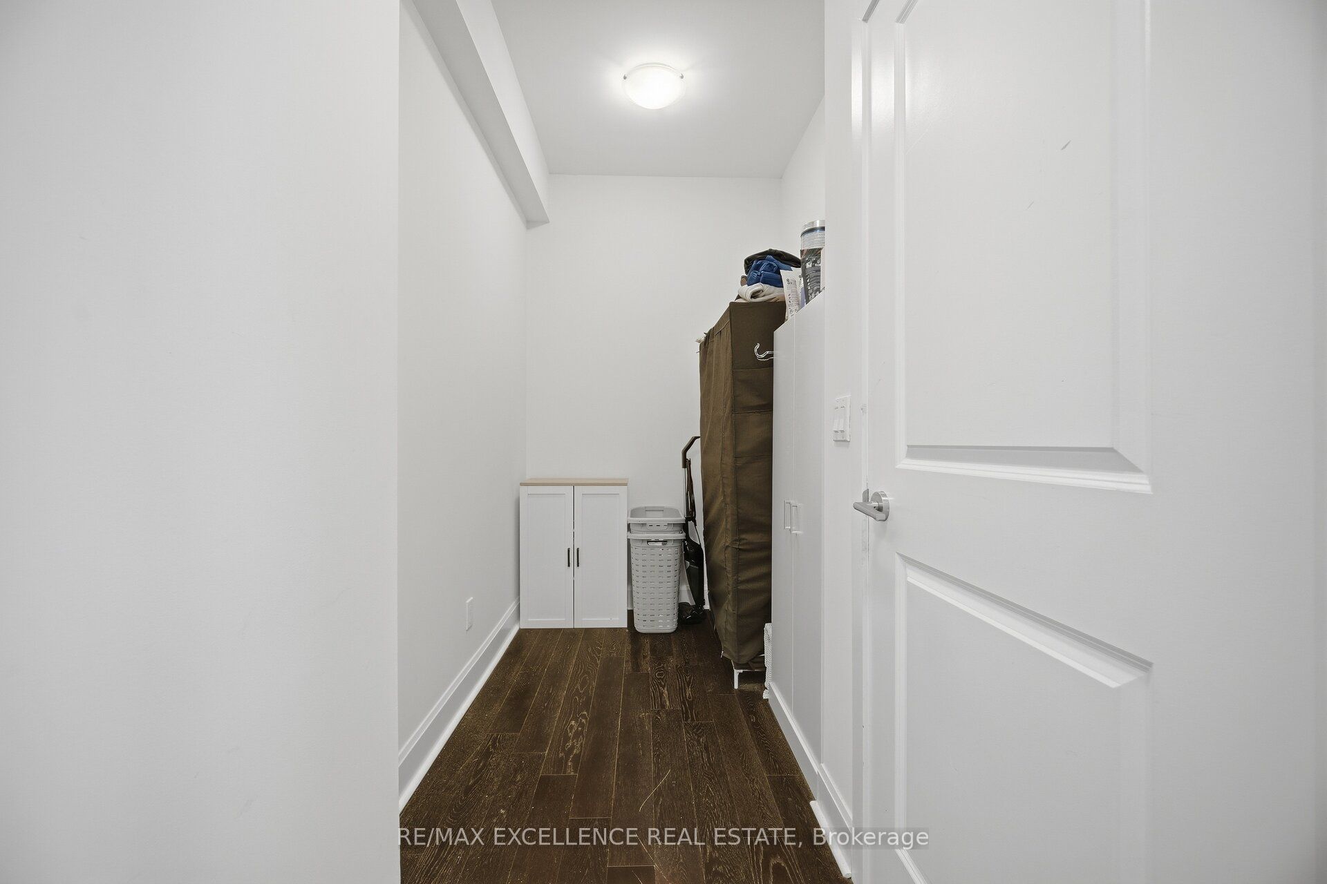 33 Shore Breeze Drive 1208 Property Photo 26