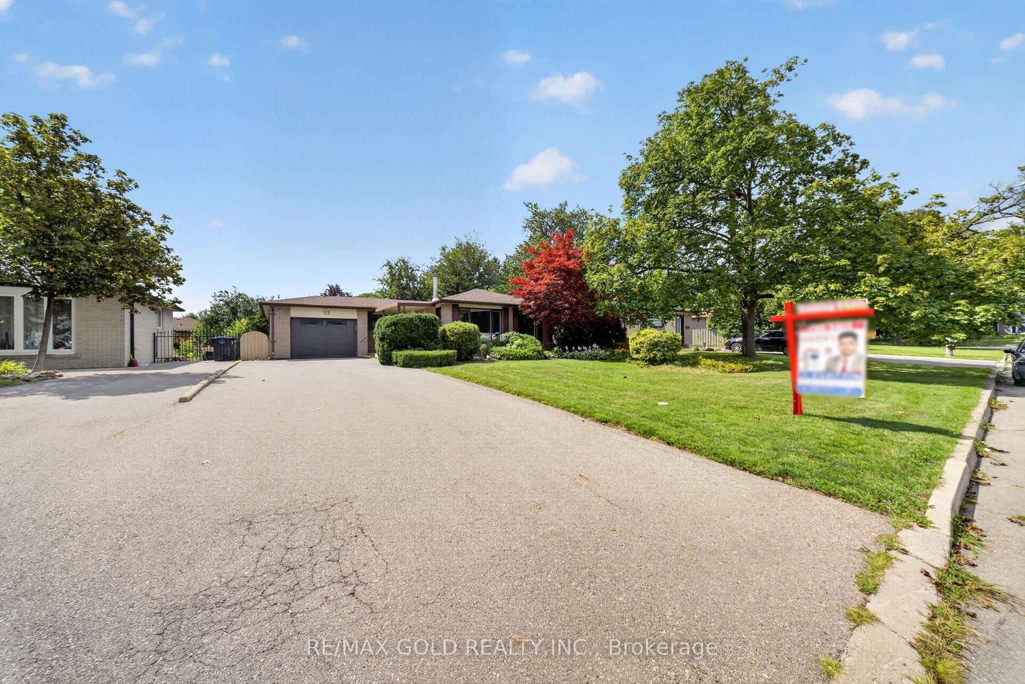 25 Drayton Crescent Property Photo 2
