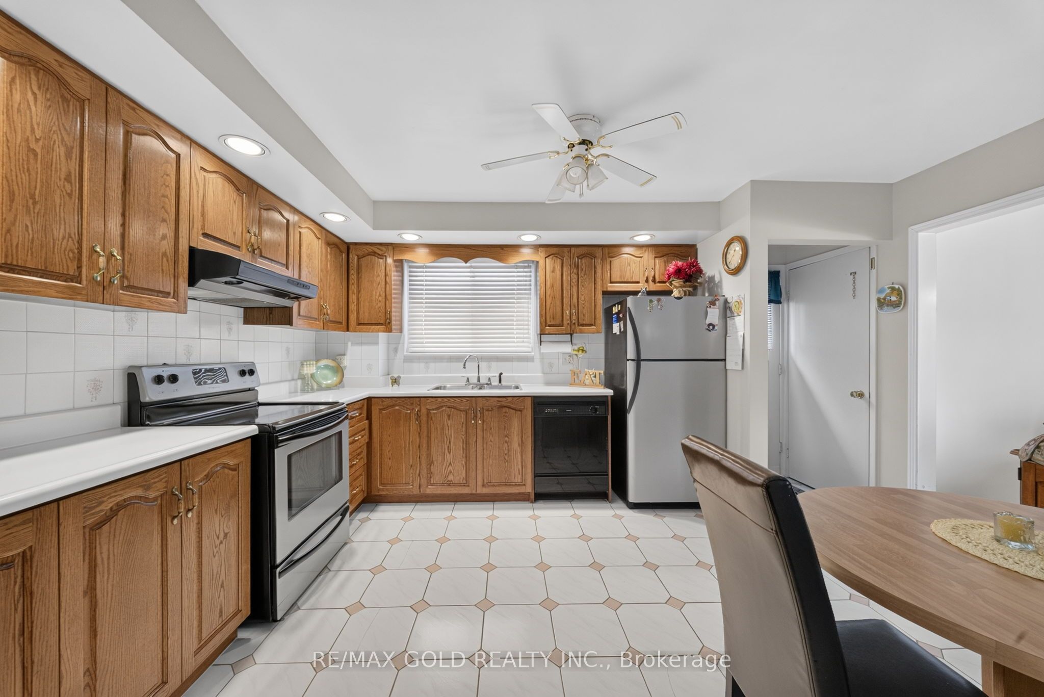 25 Drayton Crescent Property Photo 18