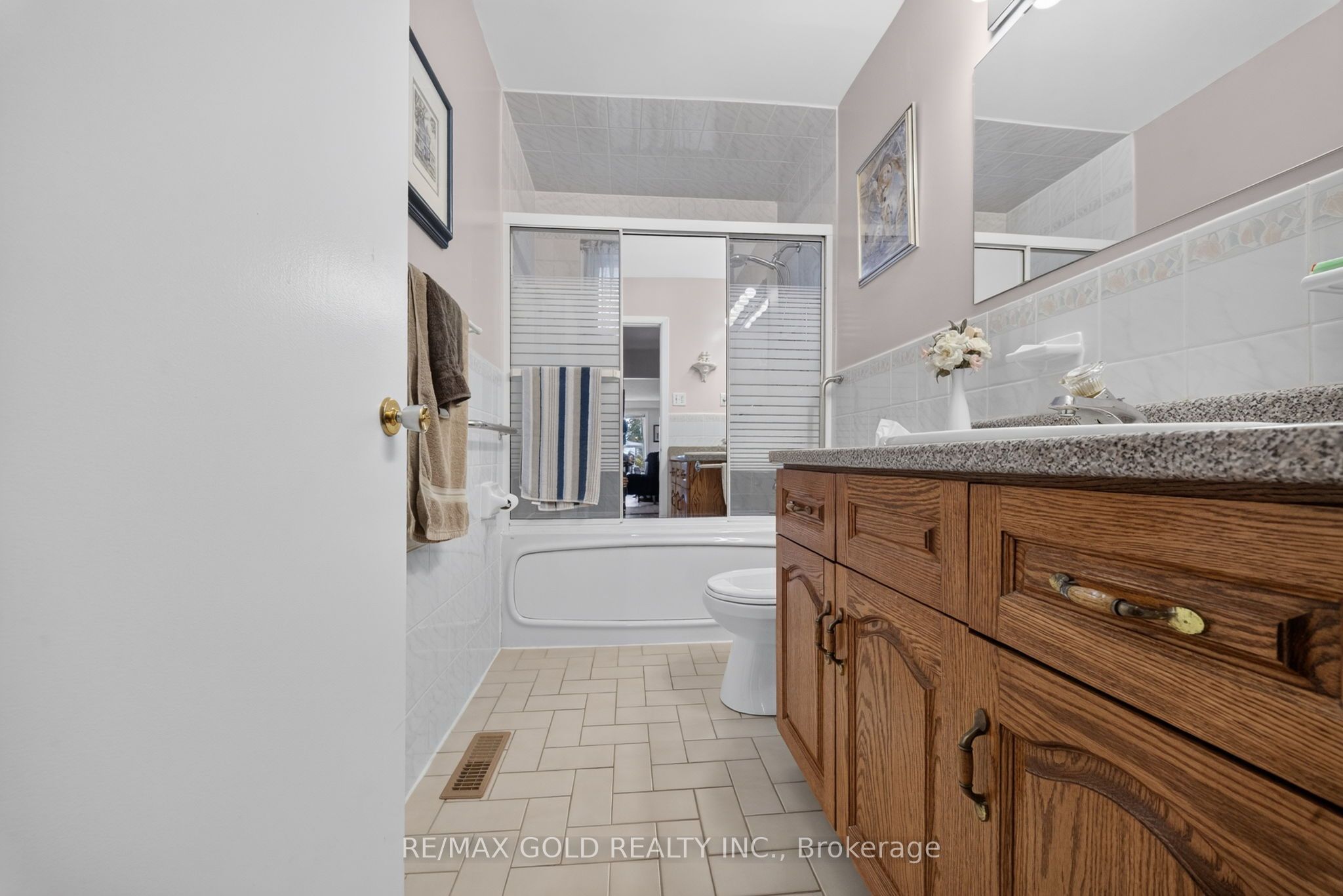 25 Drayton Crescent Property Photo 27