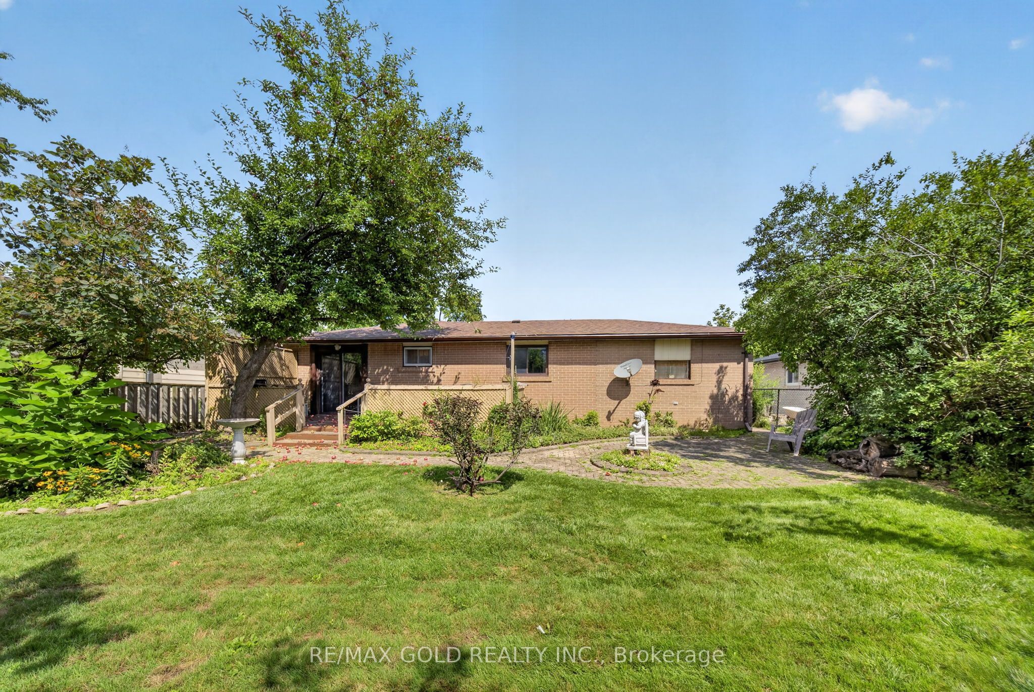 25 Drayton Crescent Property Photo 38