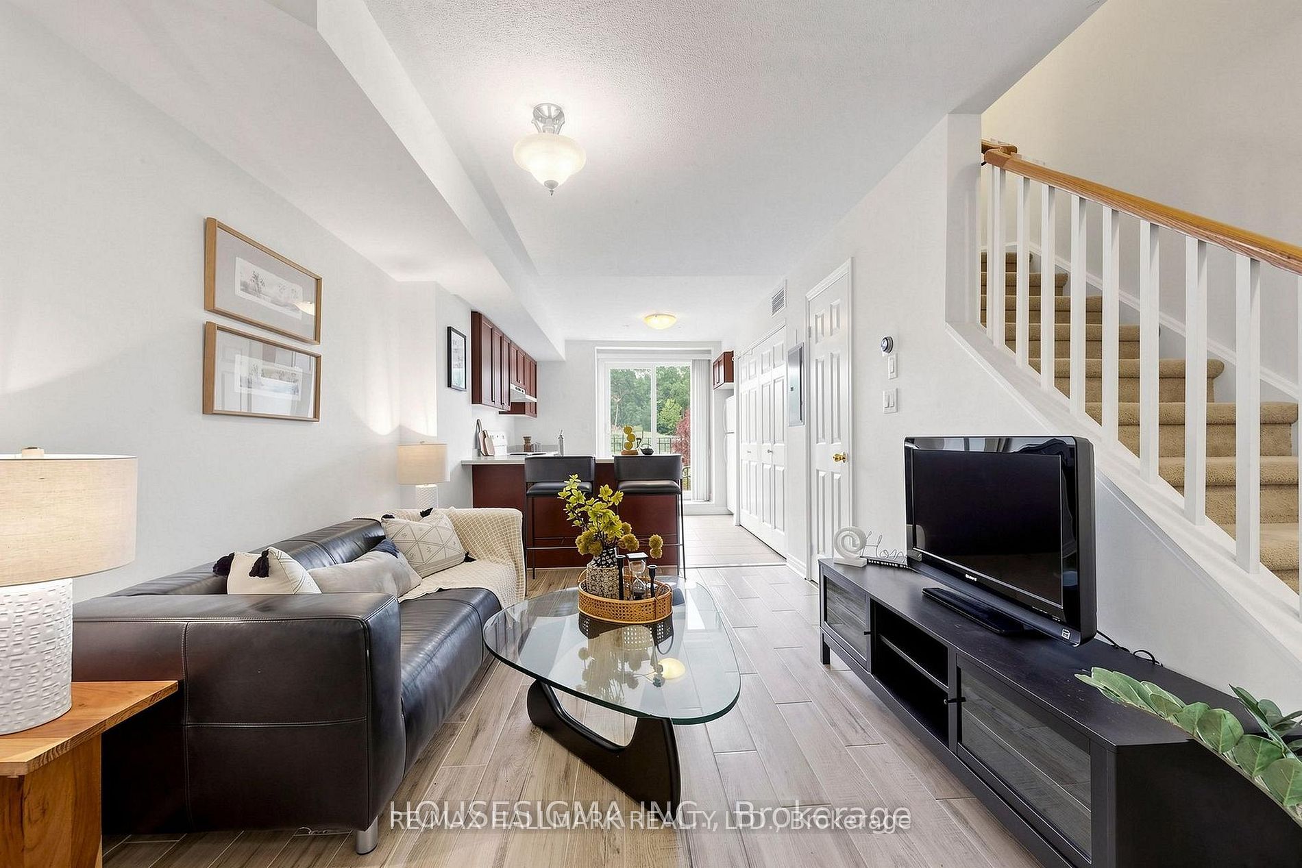 870 Jane Street 106 Property Photo 5