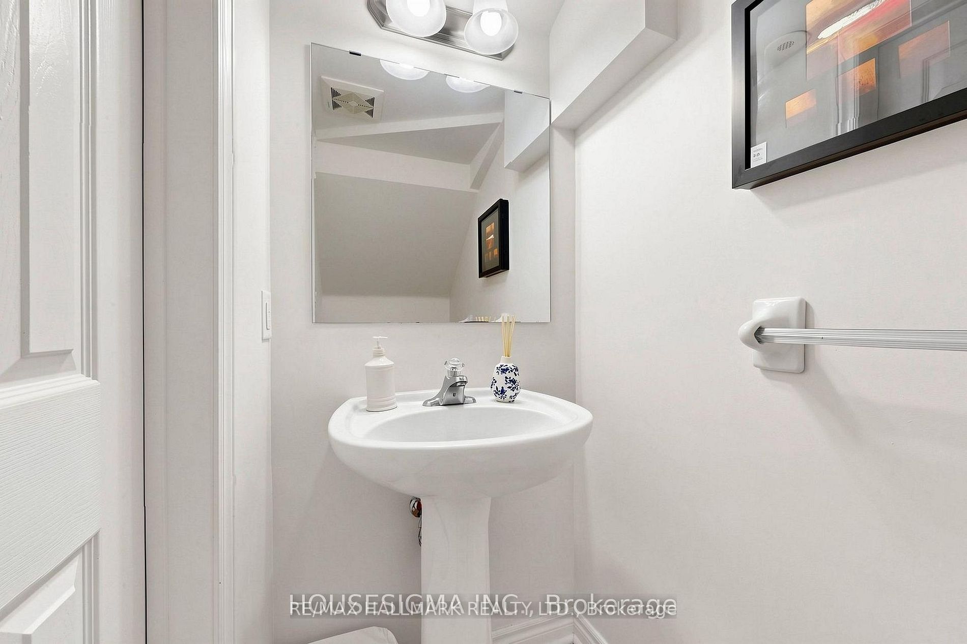 870 Jane Street 106 Property Photo 12