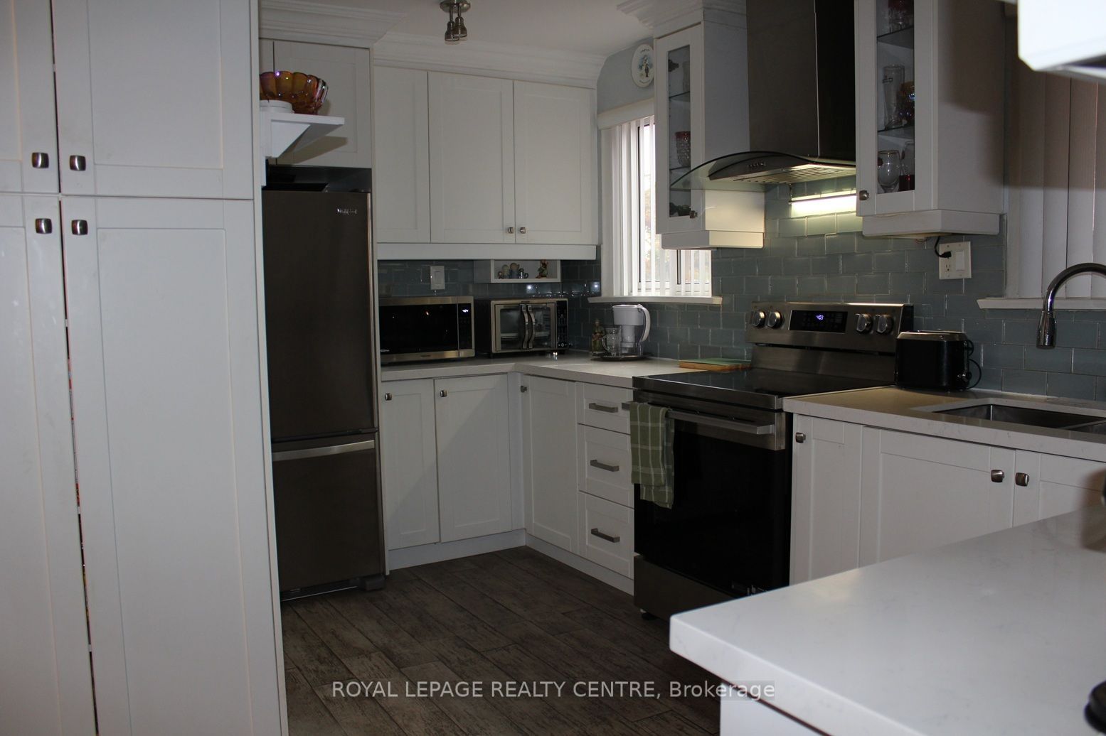 2385 Padstow Crescent Property Photo 7