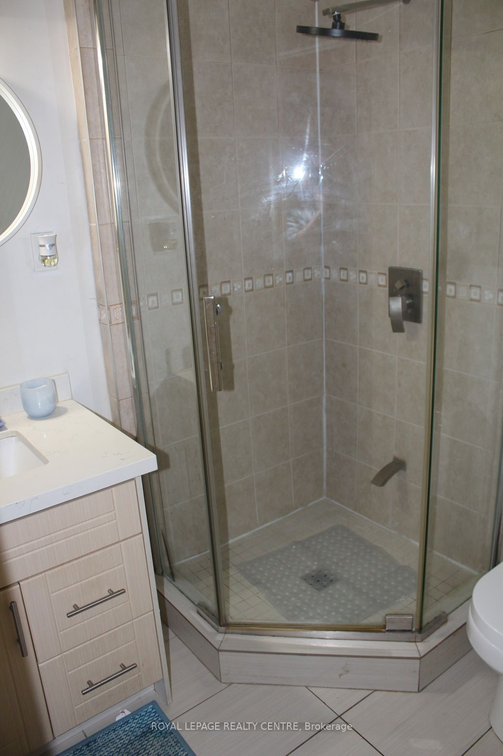2385 Padstow Crescent Property Photo 25