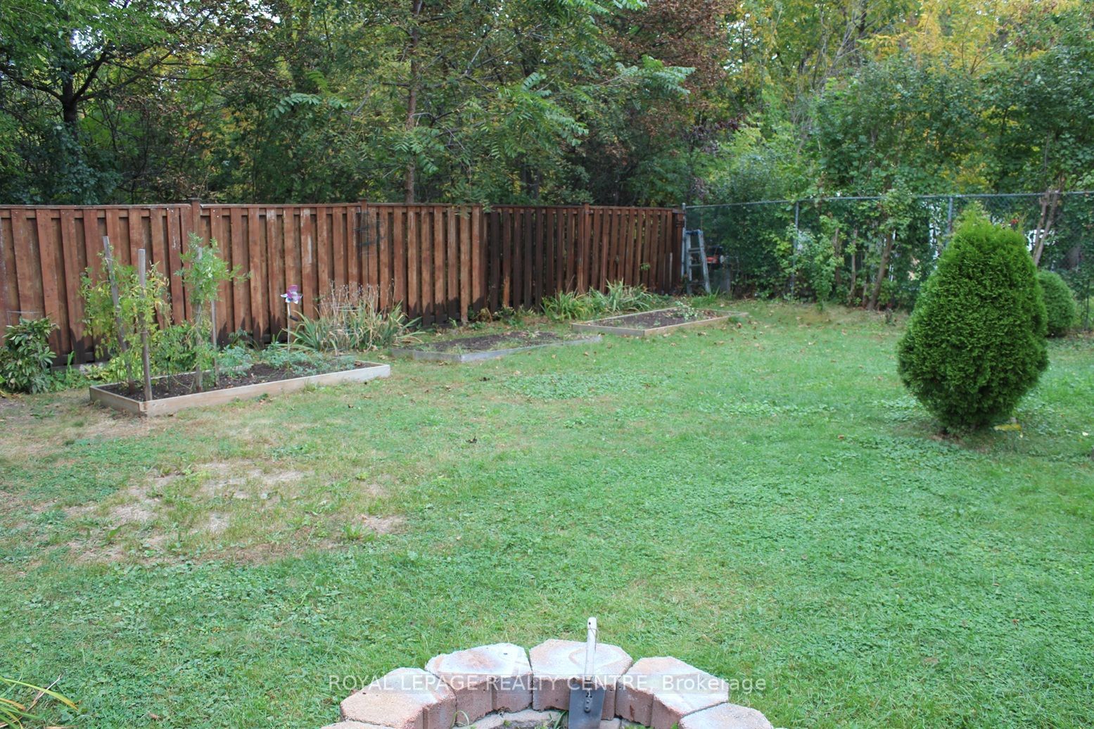 2385 Padstow Crescent Property Photo 29