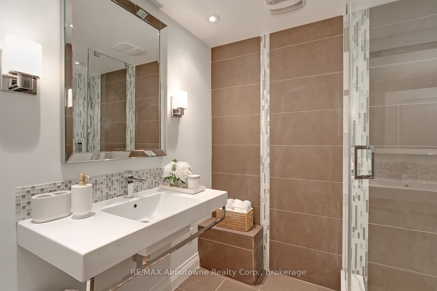 2351 Woodfield Road Property Photo 29