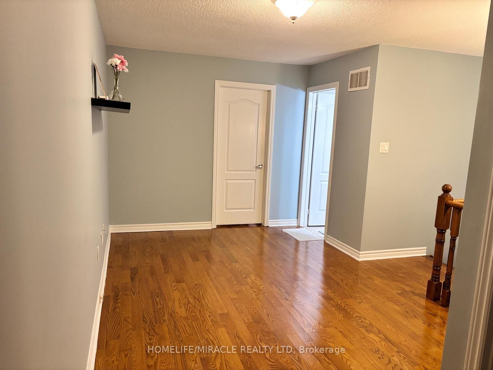 820 Othello Court Property Photo 4