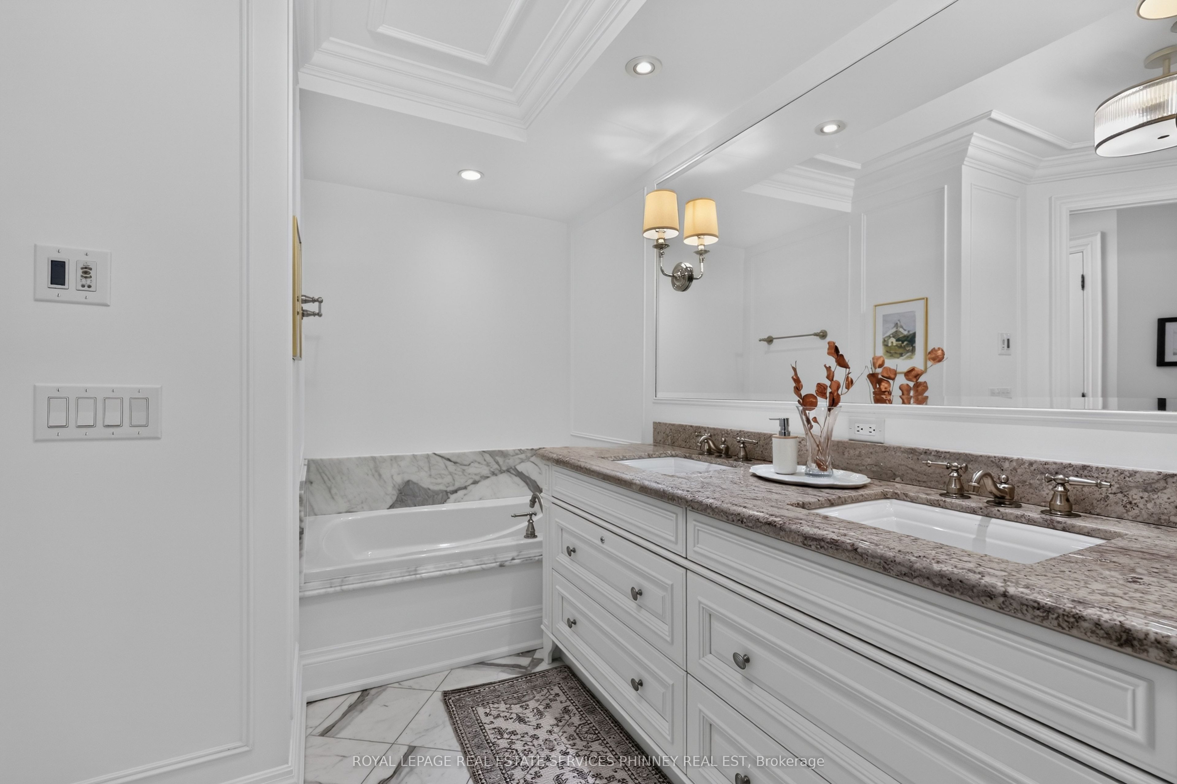 111 Forsythe Street 604 Property Photo 21