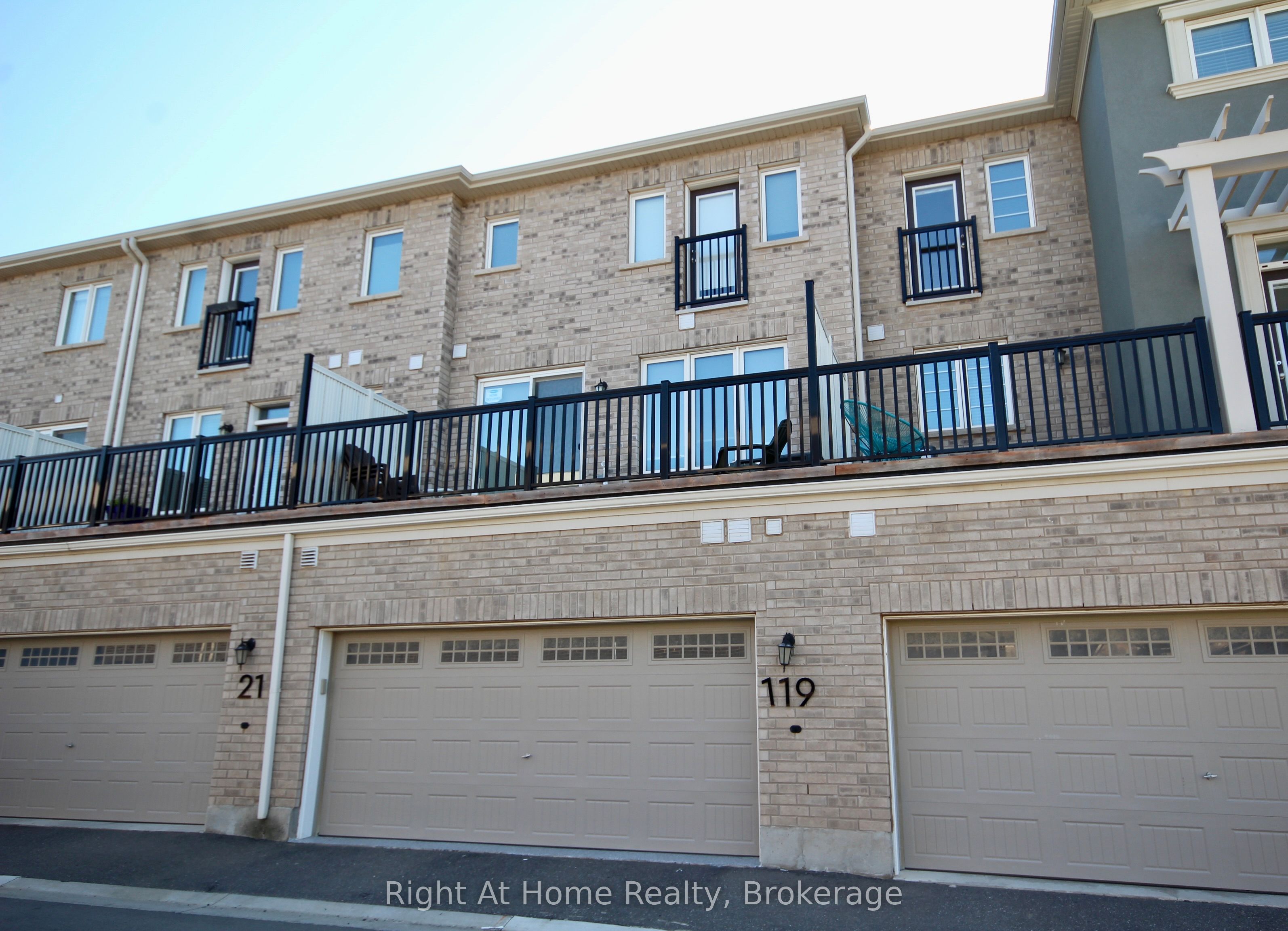 119 Stork Street Property Photo 3