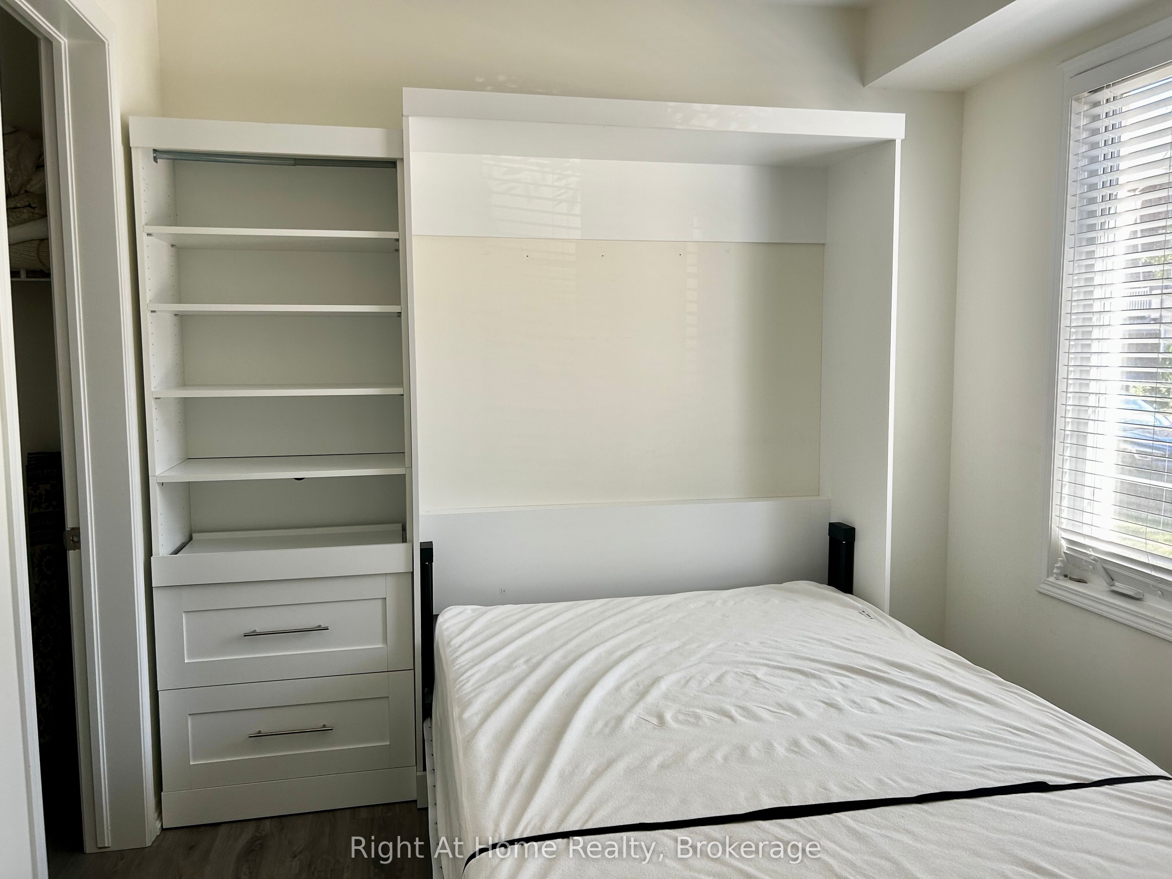 119 Stork Street Property Photo 8
