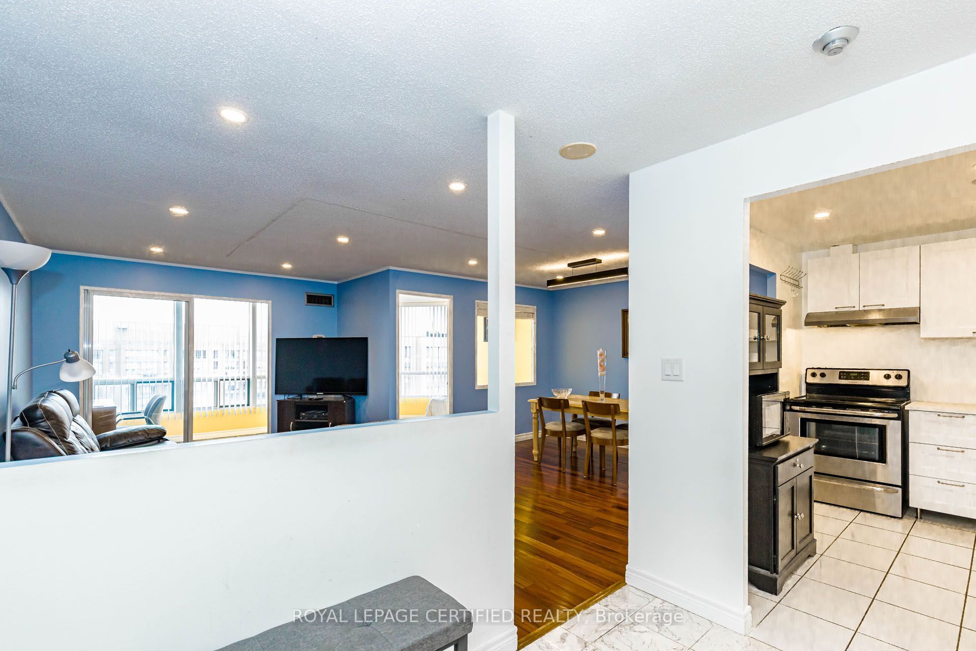 155 Hillcrest Avenue Ph15 Property Photo 8