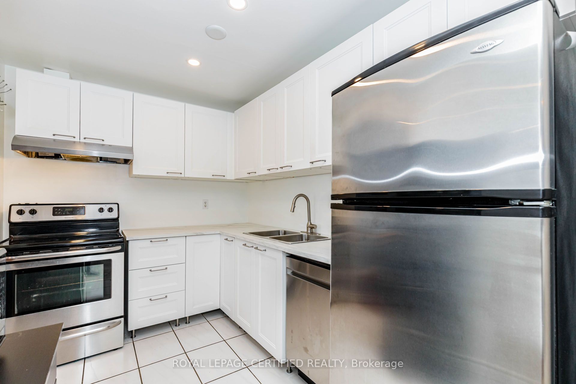 155 Hillcrest Avenue Ph15 Property Photo 12