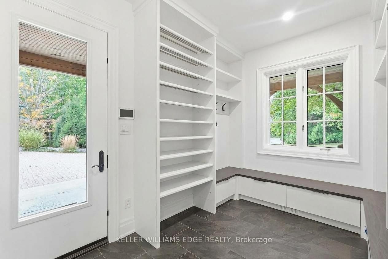 2376 8 Side Road Property Photo 19