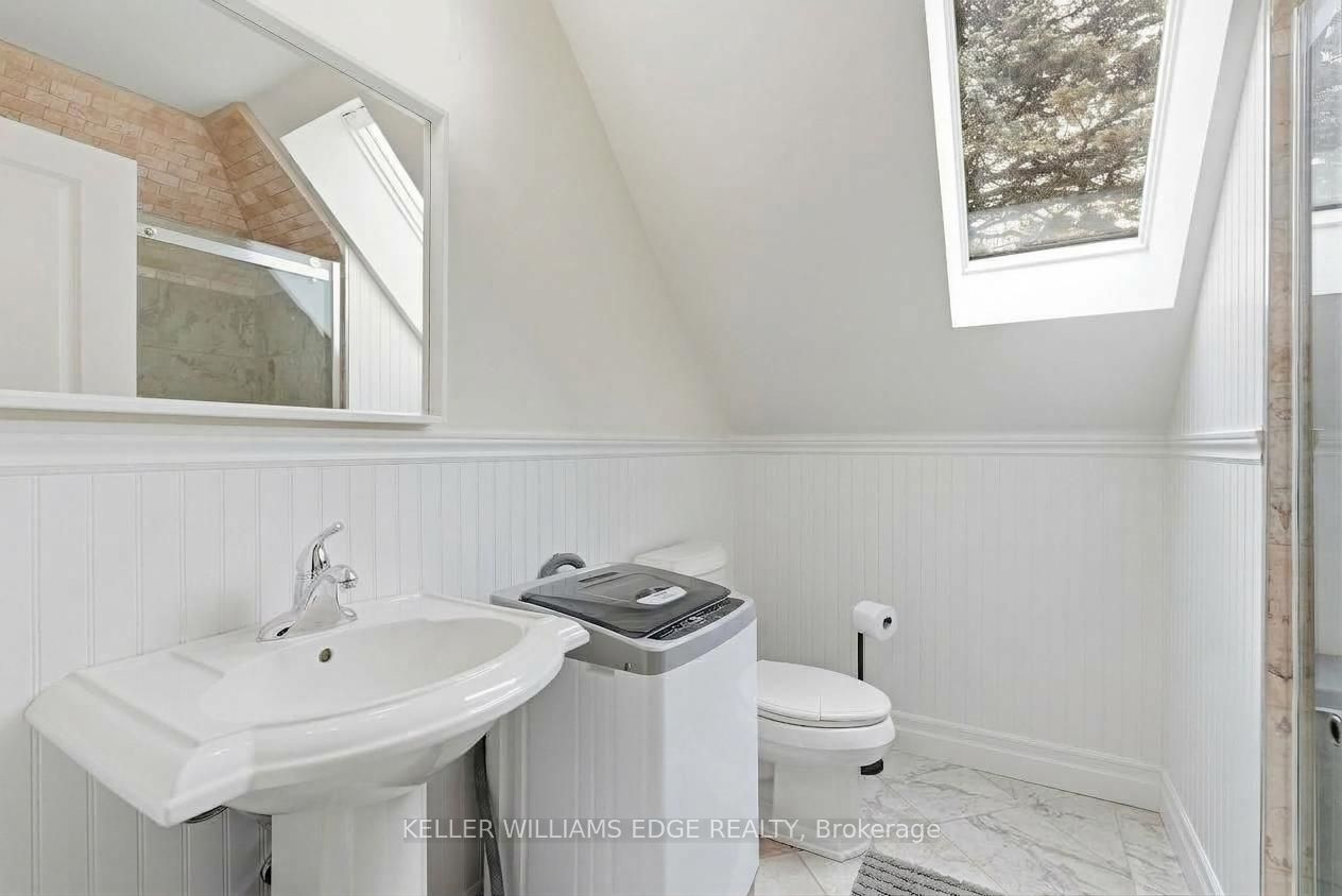 2376 8 Side Road Property Photo 41