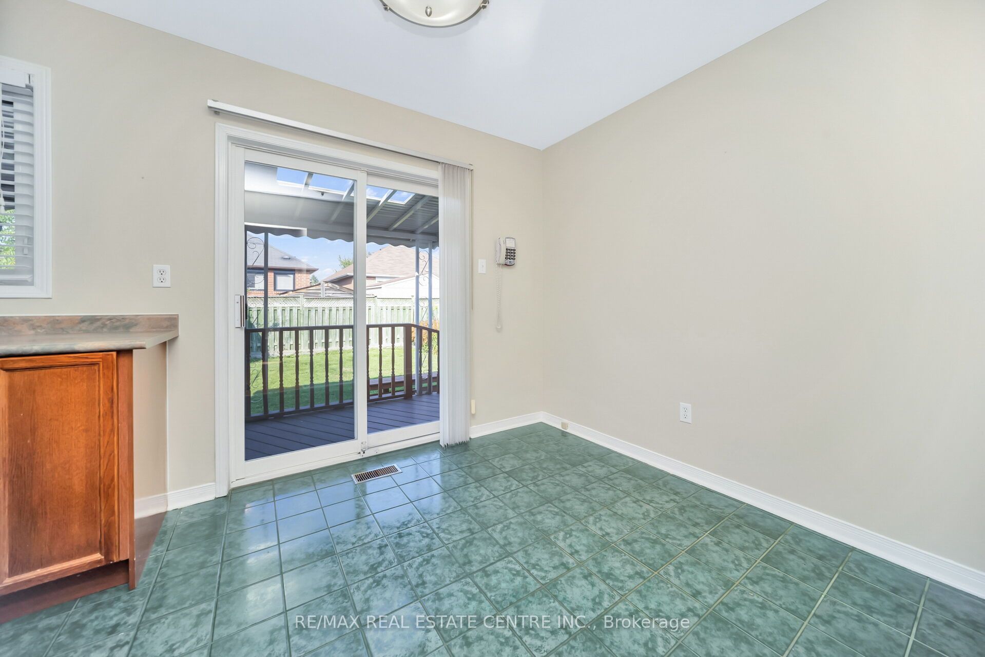 111 Springview Drive Property Photo 14